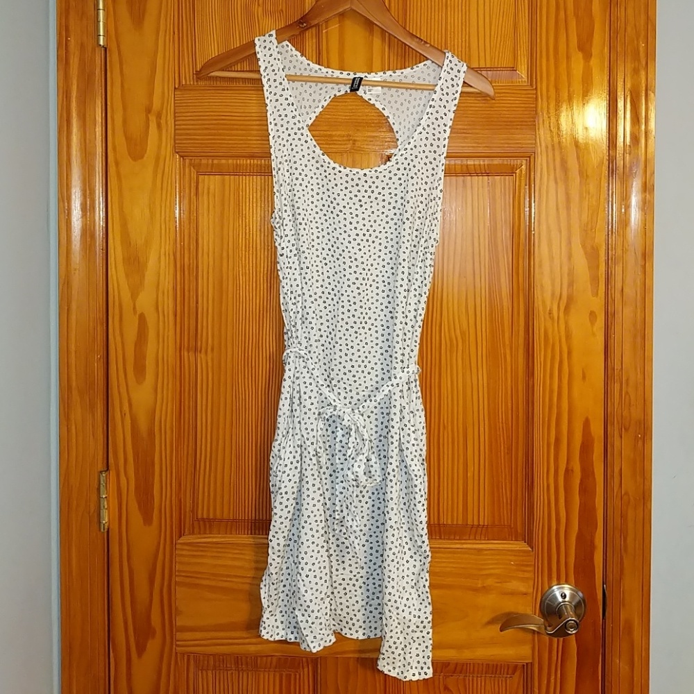 H&M Divided white and black summer dress
